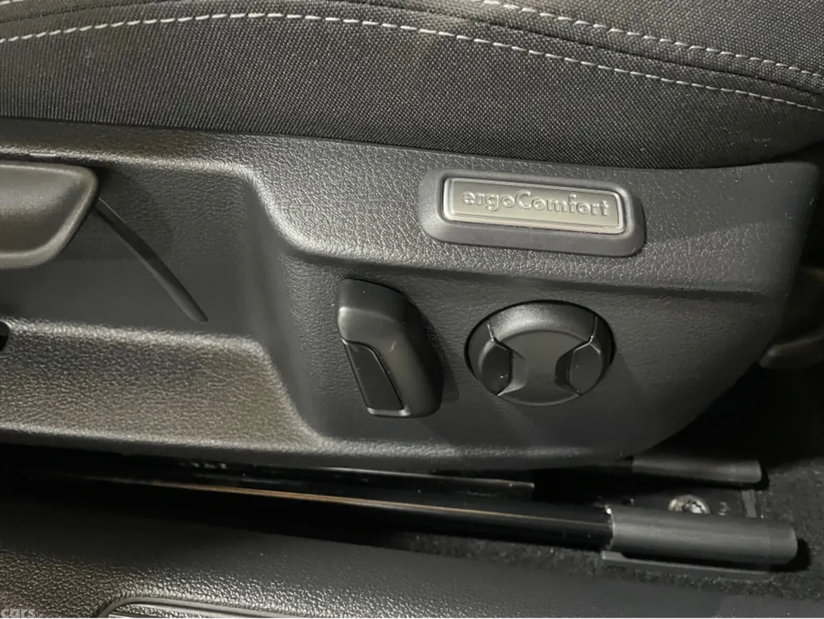 Volkswagen Passat Saloon, Diesel, 2022, Grey