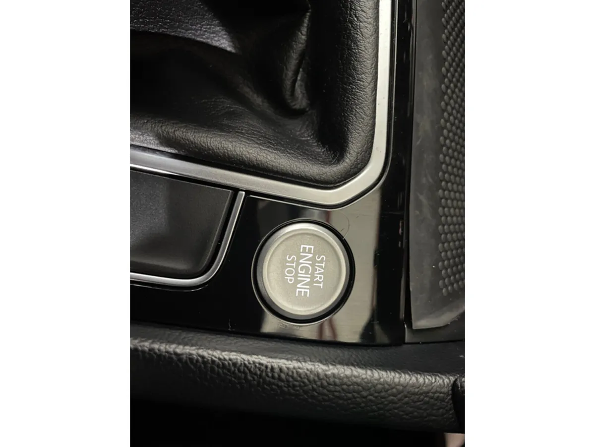 Volkswagen Passat Saloon, Diesel, 2022, Grey