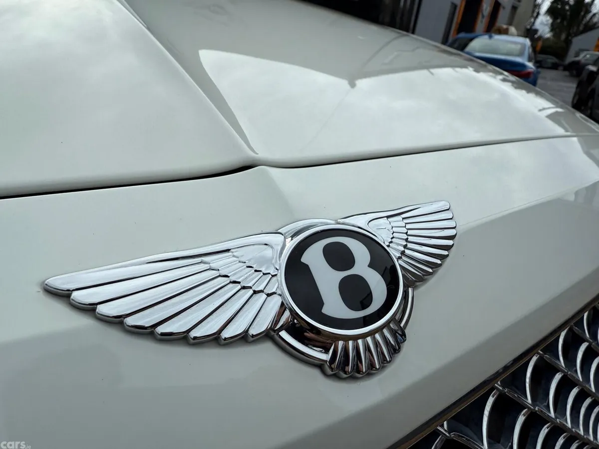 Bentley Bentayga Estate, Petrol Hybrid, 2020, White