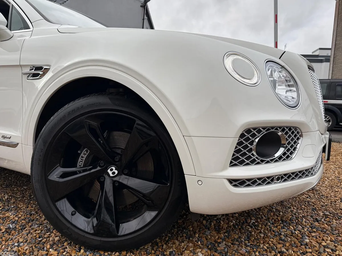 Bentley Bentayga Estate, Petrol Hybrid, 2020, White