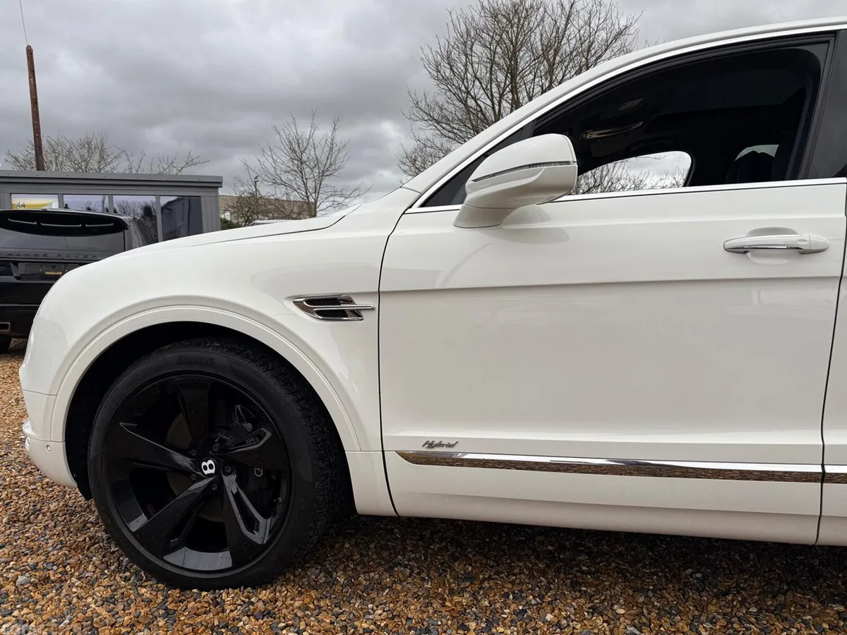 Bentley Bentayga Estate, Petrol Hybrid, 2020, White