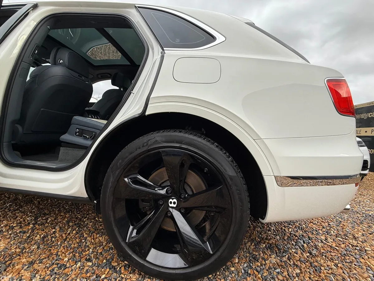 Bentley Bentayga Estate, Petrol Hybrid, 2020, White