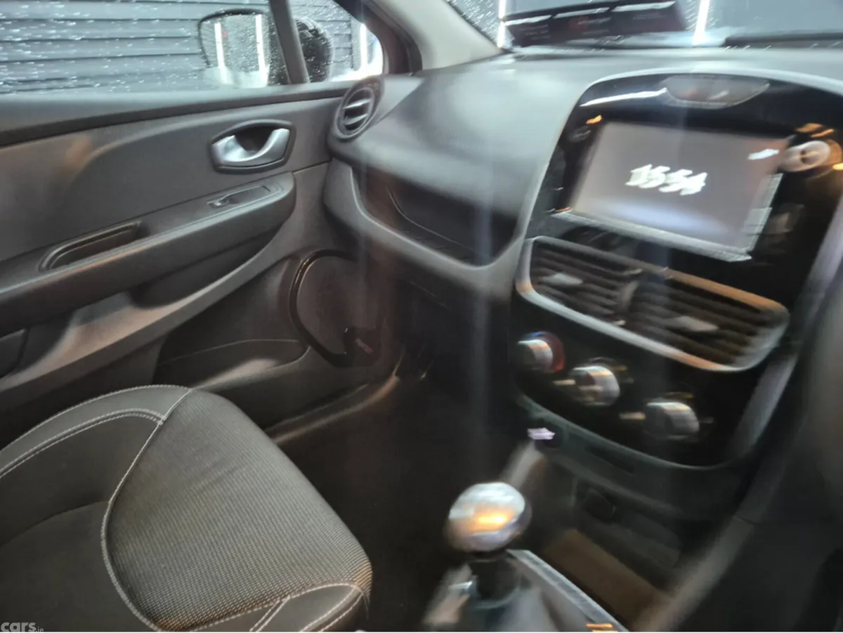 Renault Clio Hatchback, Petrol, 2018, Black