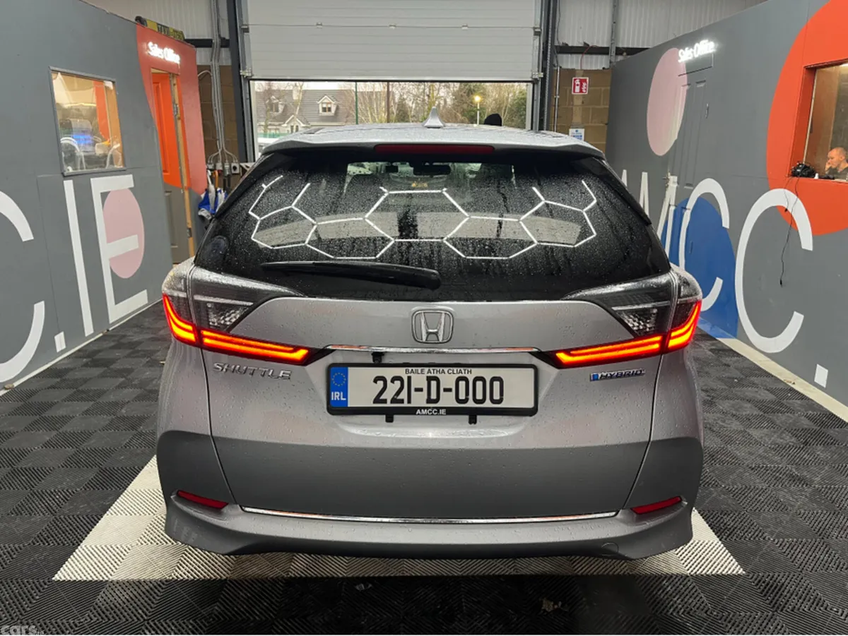 Honda Shuttle MPV, Petrol Hybrid, 2022, Silver