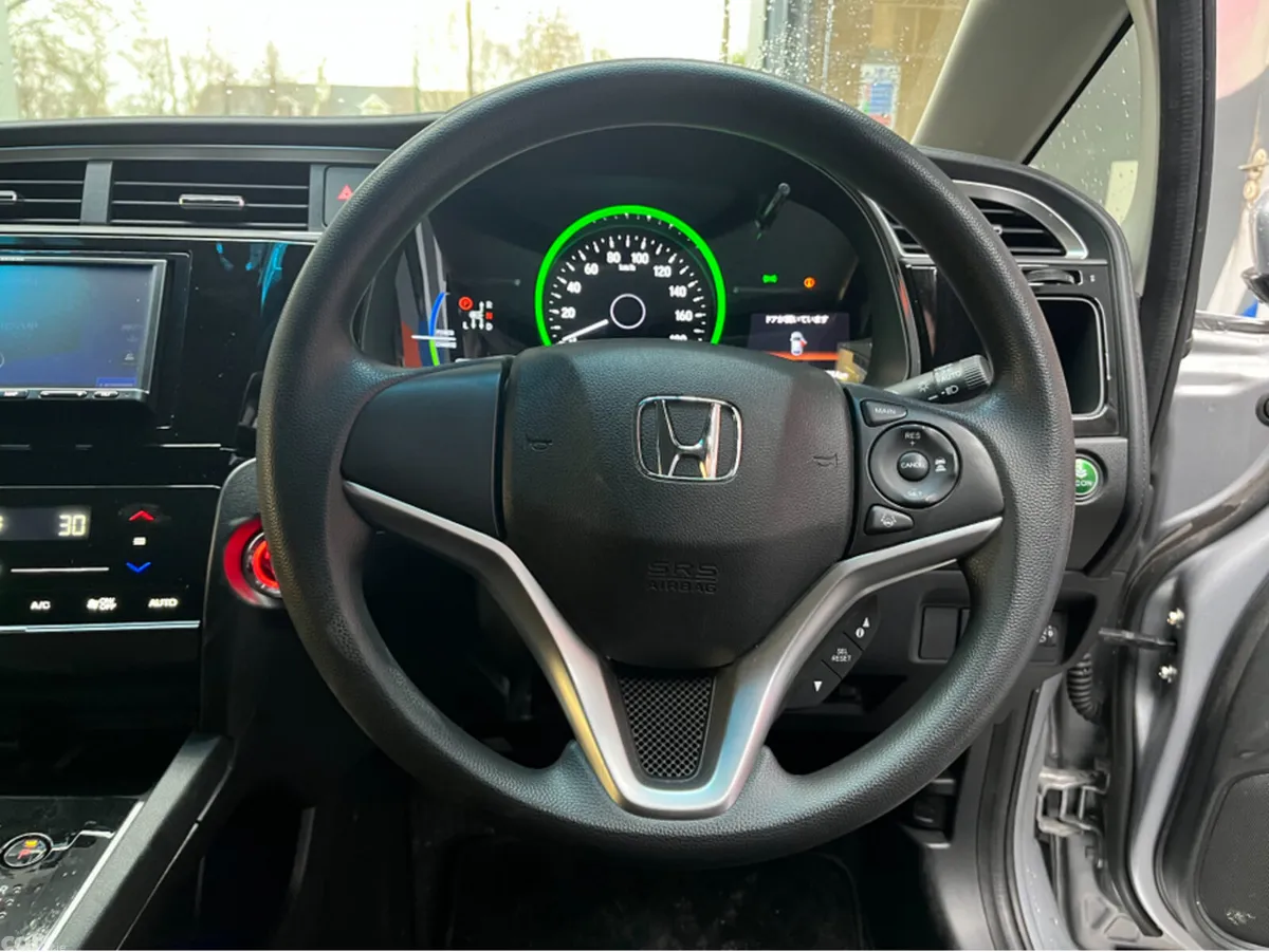 Honda Shuttle MPV, Petrol Hybrid, 2022, Silver