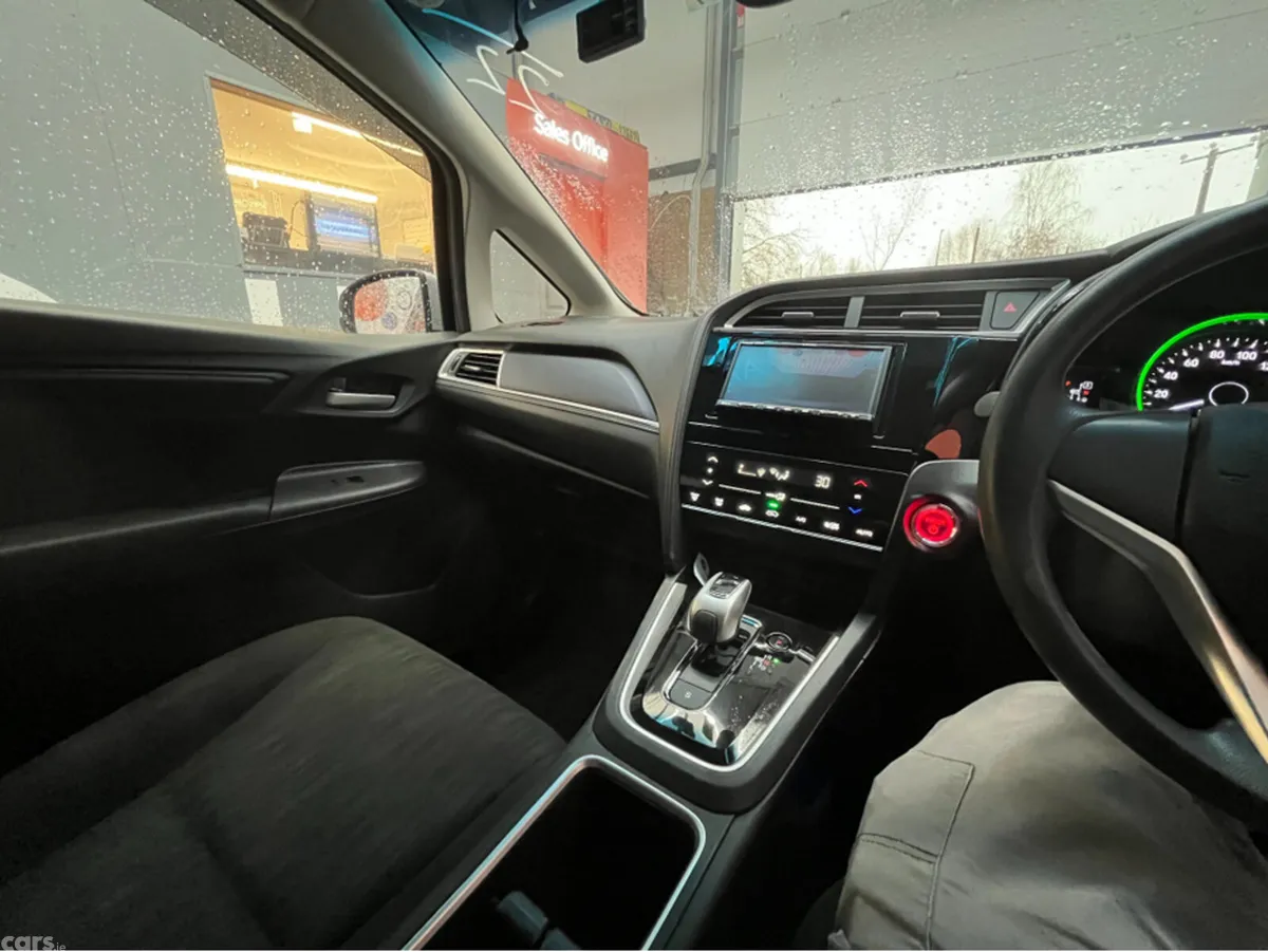 Honda Shuttle MPV, Petrol Hybrid, 2022, Silver