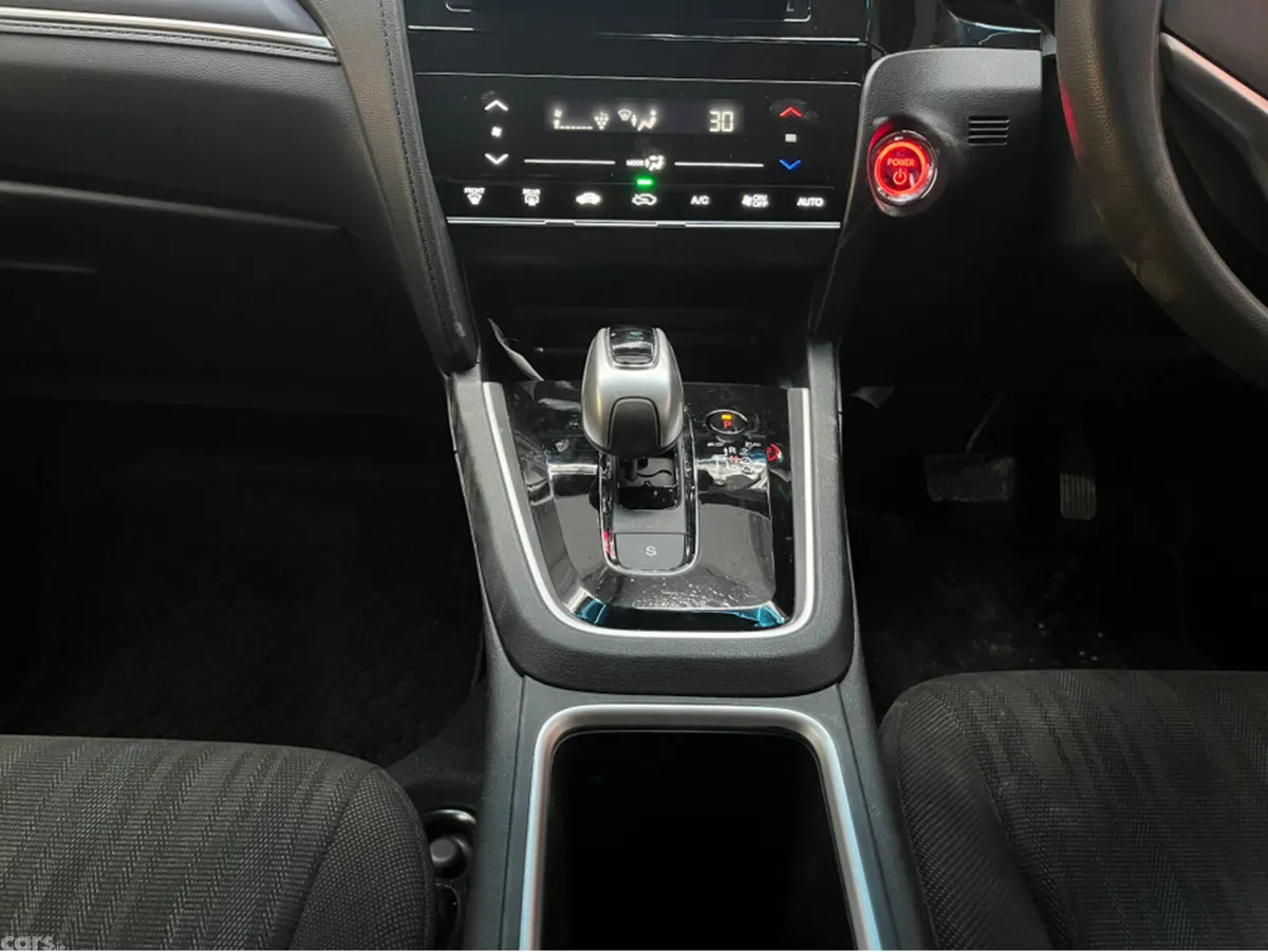 Honda Shuttle MPV, Petrol Hybrid, 2022, Silver