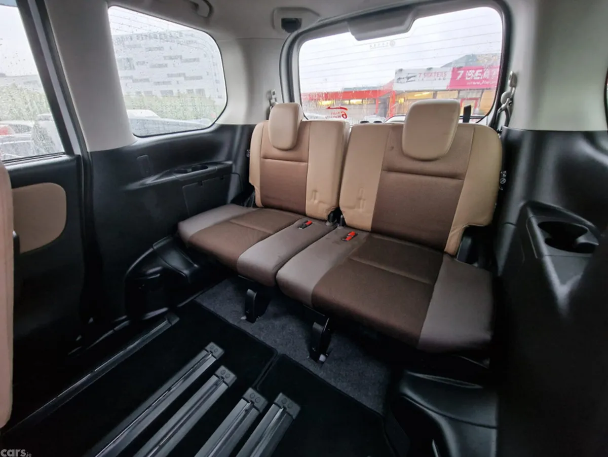 Nissan Serena MPV, Petrol Hybrid, 2019, White