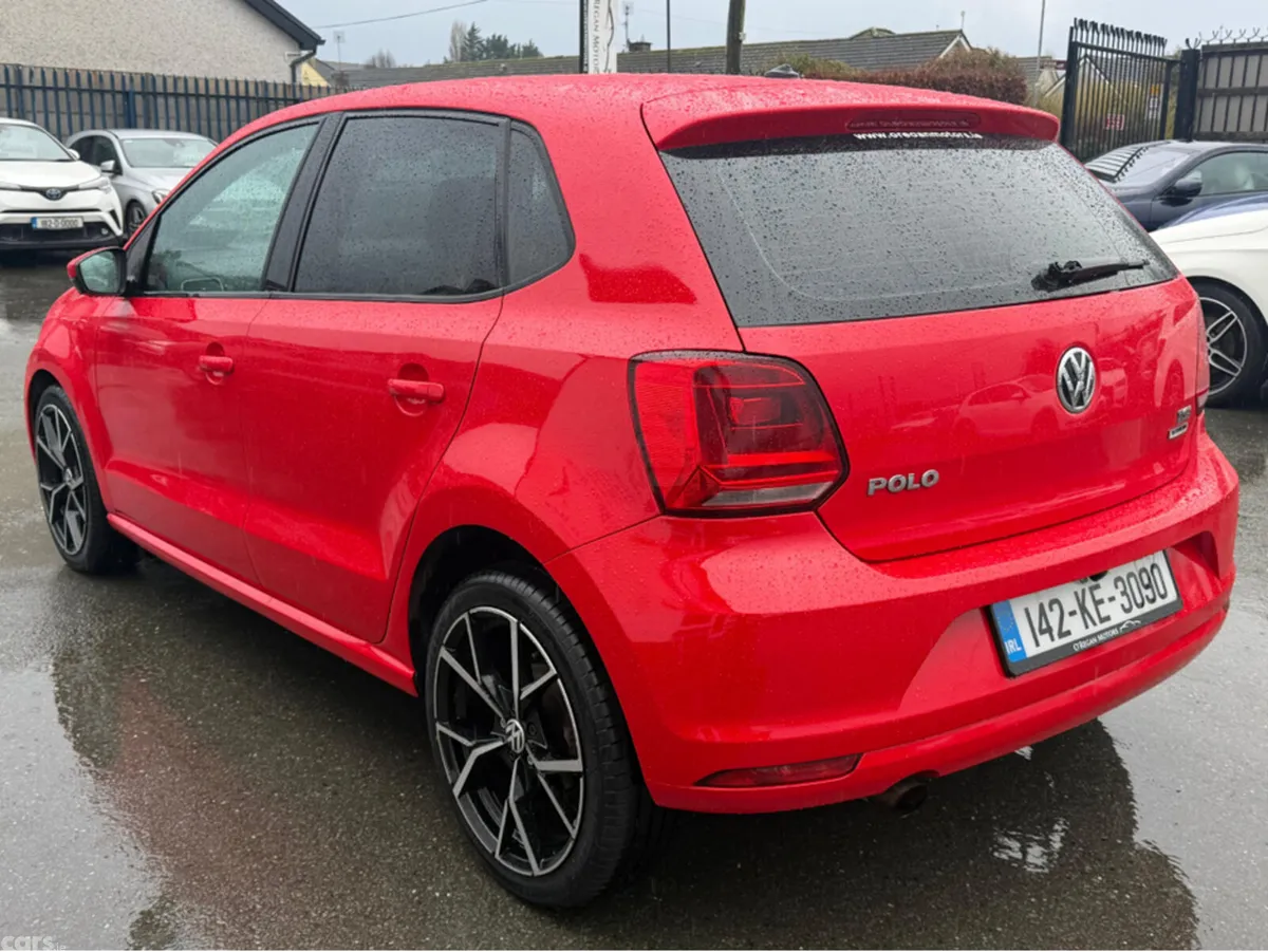 Volkswagen Polo Hatchback, Petrol, 2014, Red