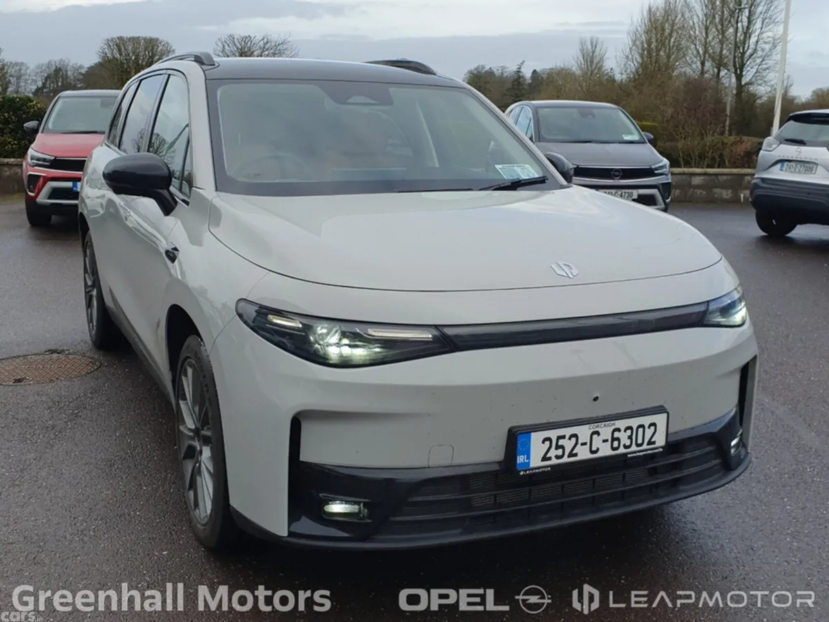 Leapmotor C10 Hatchback, Petrol Plug-in Hybrid, 2025, Grey