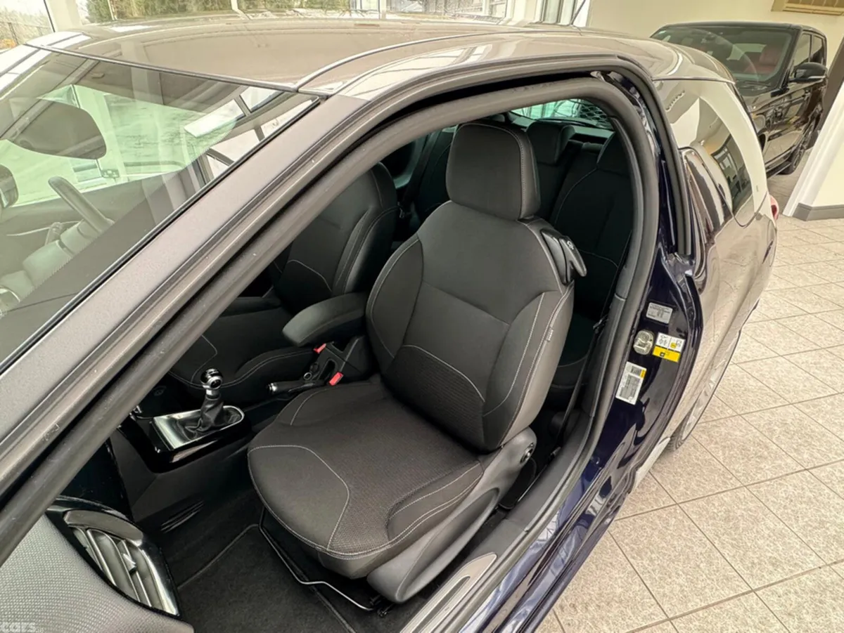 Citroen DS 3 Hatchback, Petrol, 2015, Blue