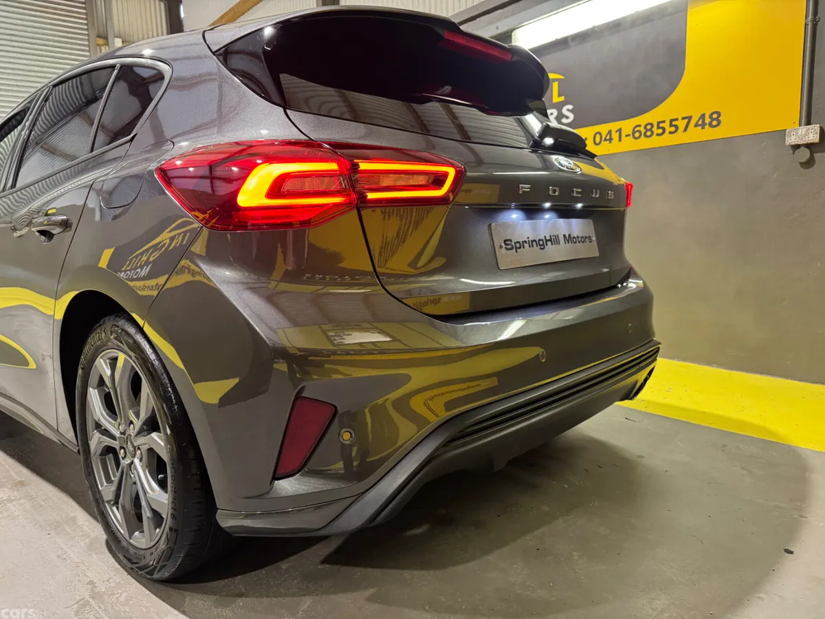Ford Focus Hatchback, Petrol Hybrid, 2025, Grey