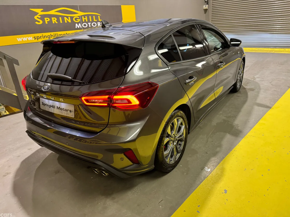 Ford Focus Hatchback, Petrol Hybrid, 2025, Grey
