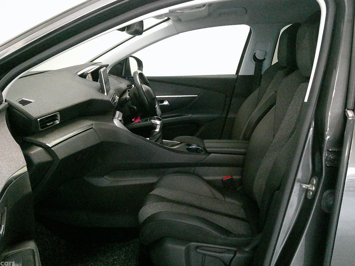Peugeot 5008 SUV, Diesel, 2019, Grey