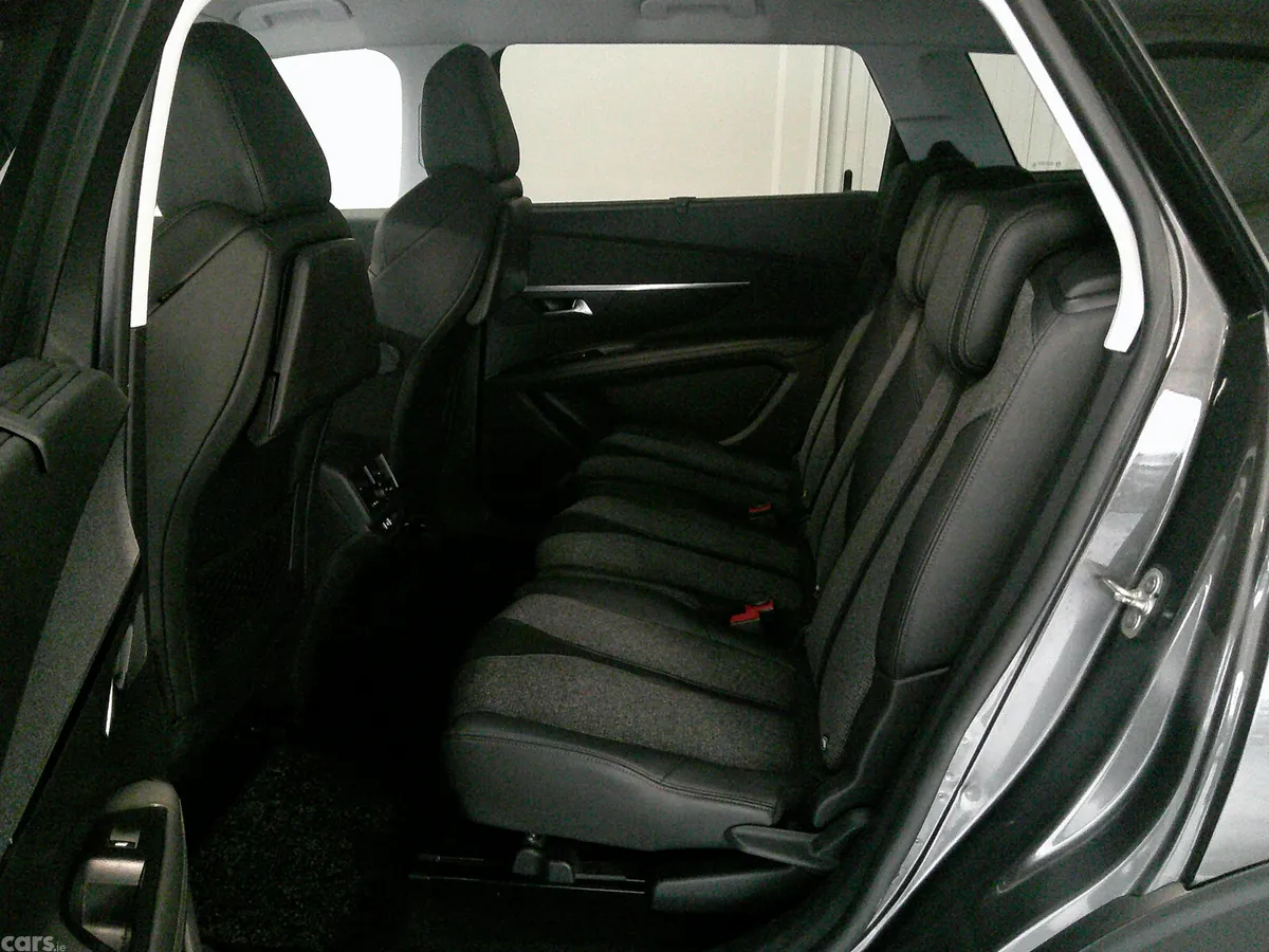 Peugeot 5008 SUV, Diesel, 2019, Grey