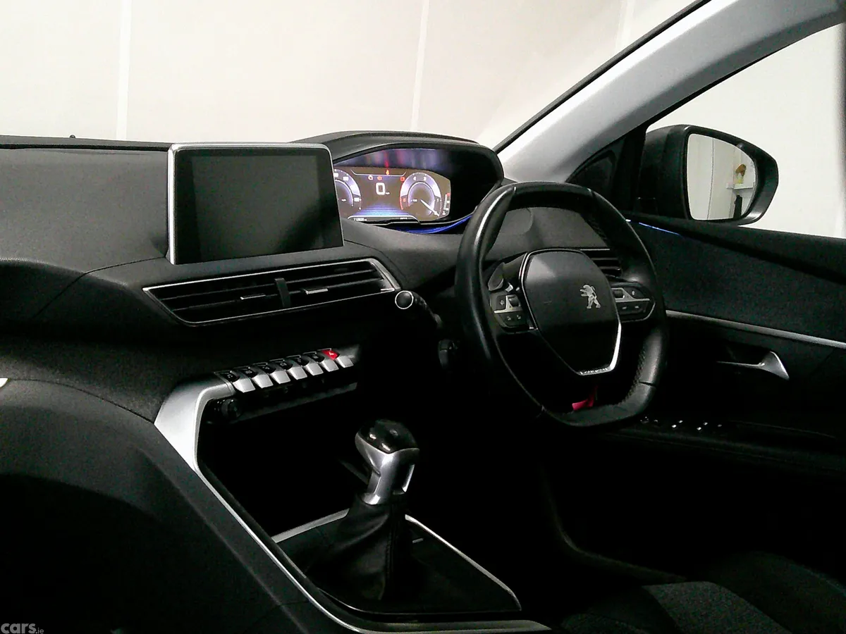 Peugeot 5008 SUV, Diesel, 2019, Grey