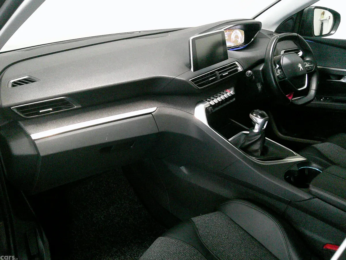 Peugeot 5008 SUV, Diesel, 2019, Grey