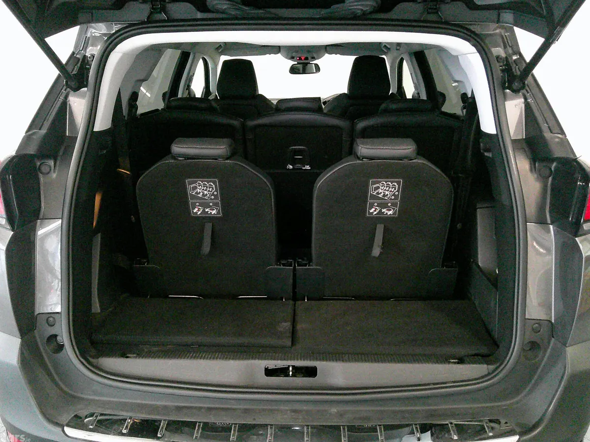 Peugeot 5008 SUV, Diesel, 2019, Grey