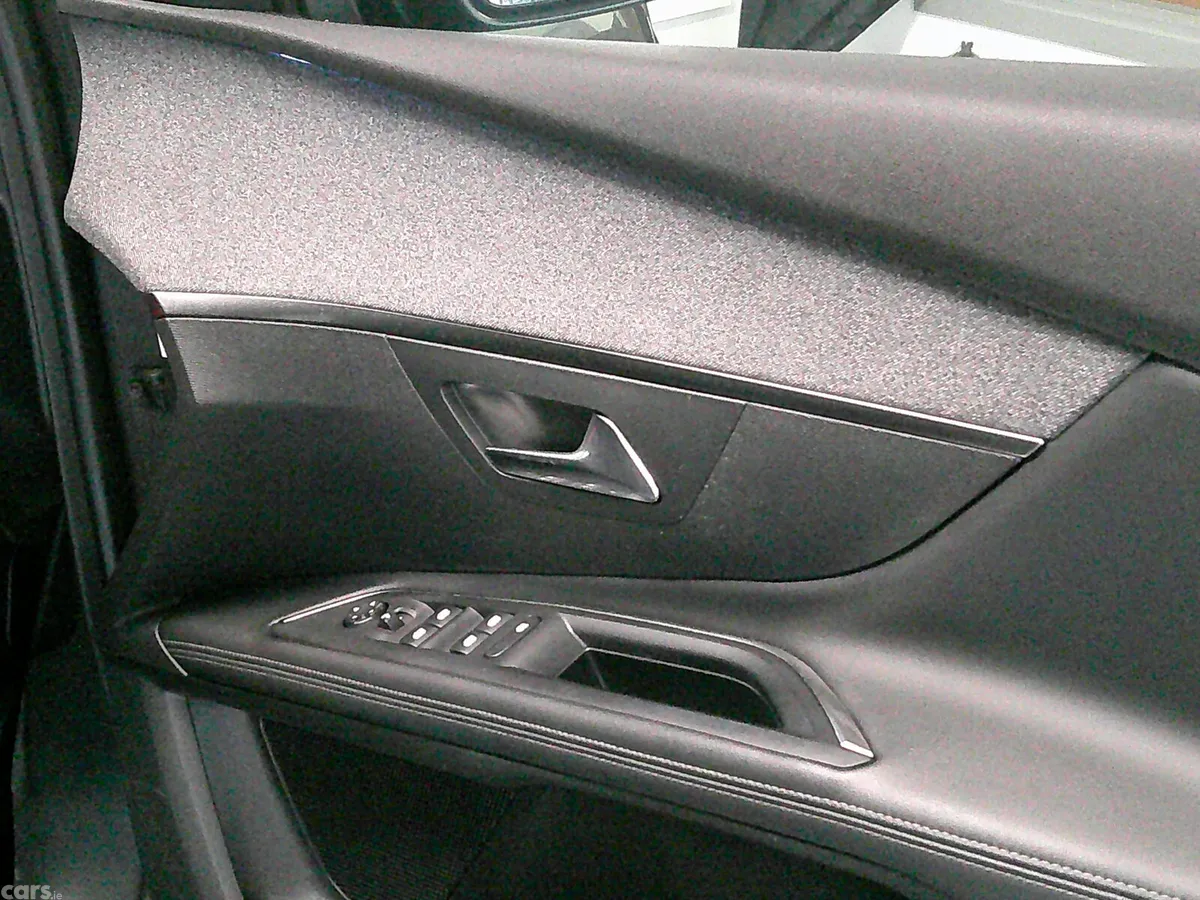 Peugeot 5008 SUV, Diesel, 2019, Grey