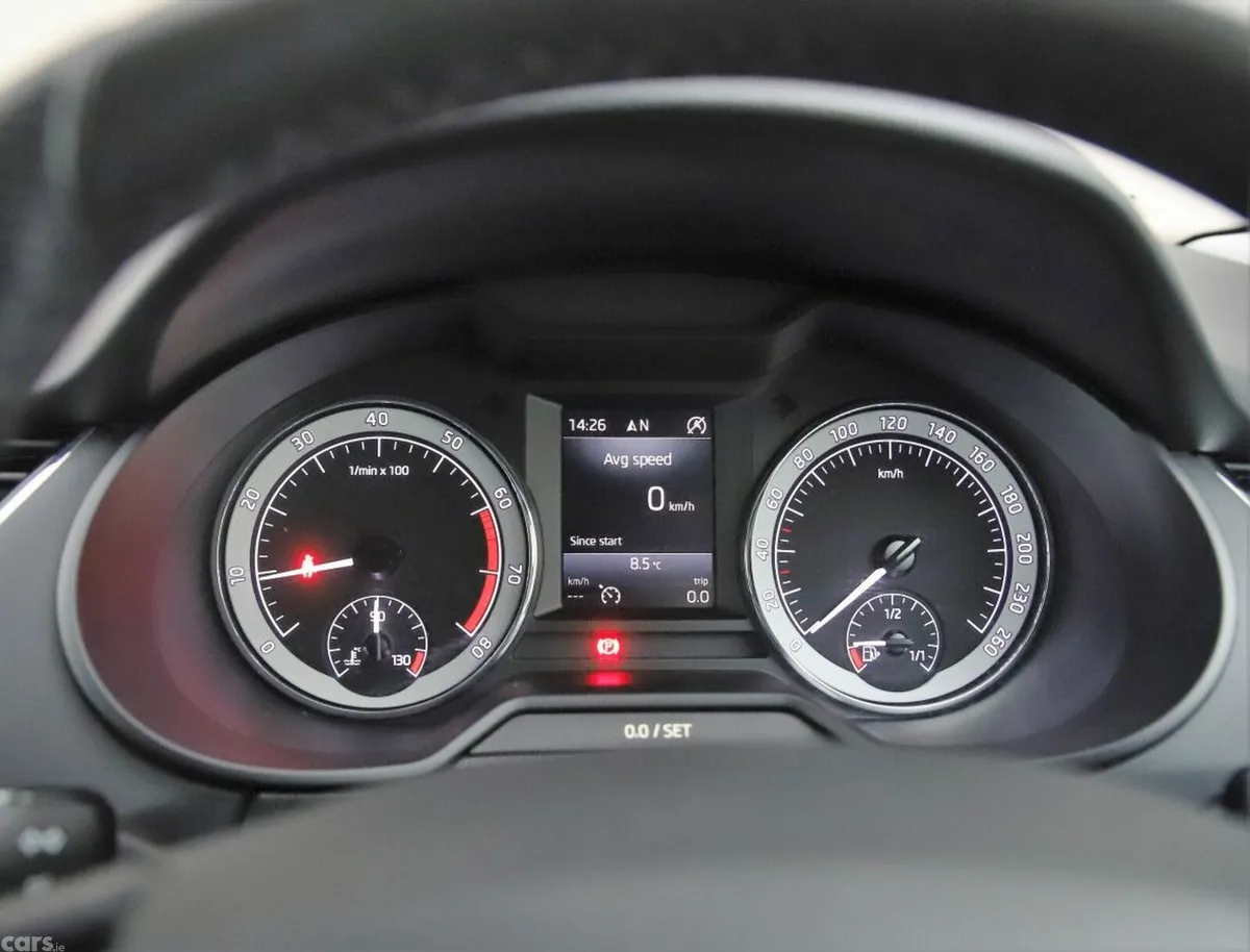 Skoda Octavia Hatchback, Petrol, 2021, Grey