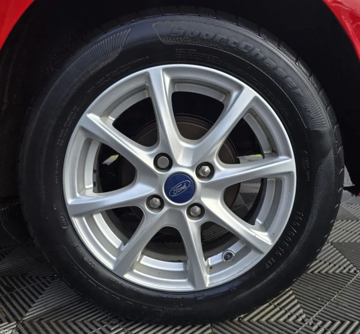 Ford Fiesta Hatchback, Petrol, 2018, Red