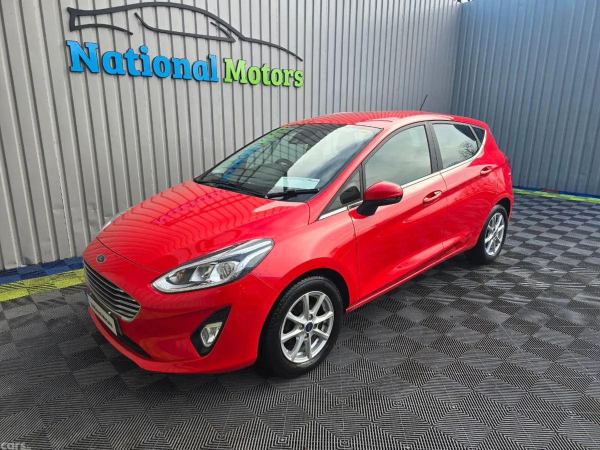Ford Fiesta Hatchback, Petrol, 2018, Red