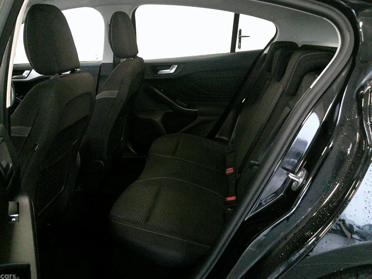 Ford Focus Hatchback, Diesel, 2021, Black