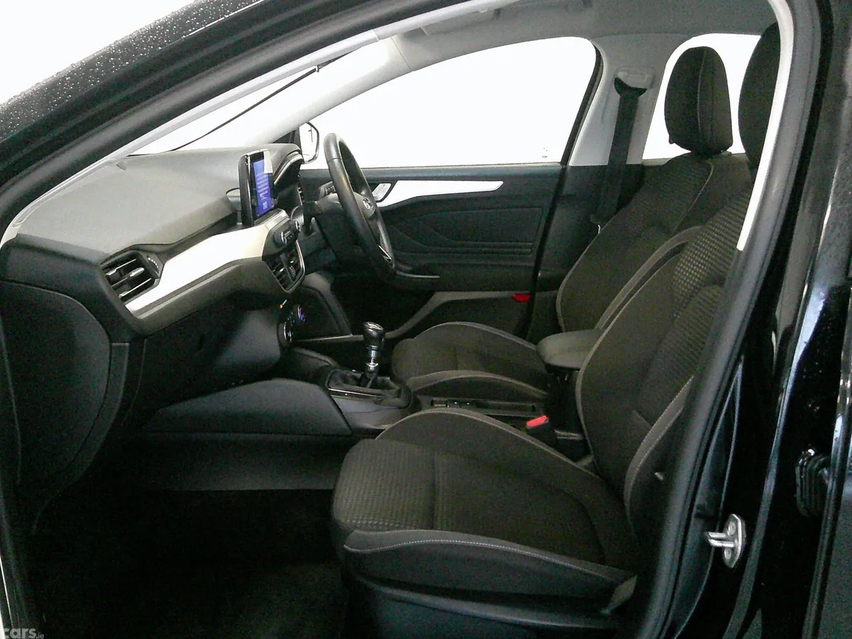 Ford Focus Hatchback, Diesel, 2021, Black