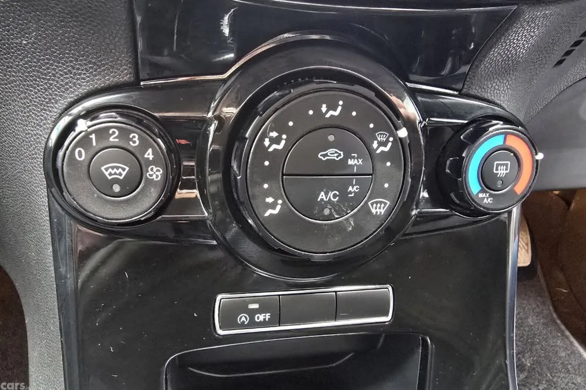 Ford Fiesta Hatchback, Petrol, 2017, Blue