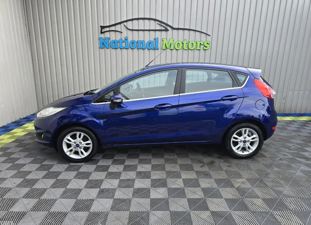 Ford Fiesta Hatchback, Petrol, 2017, Blue
