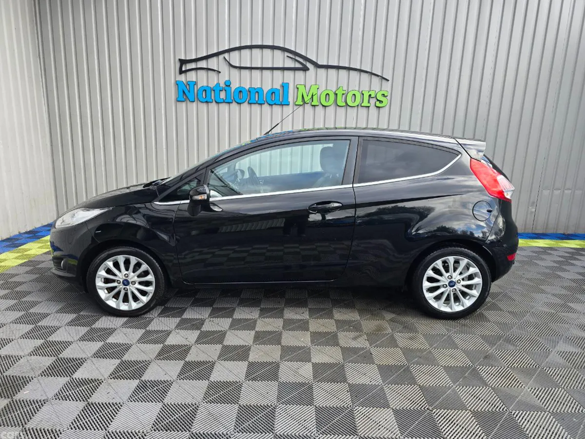 Ford Fiesta Hatchback, Petrol, 2017, Black