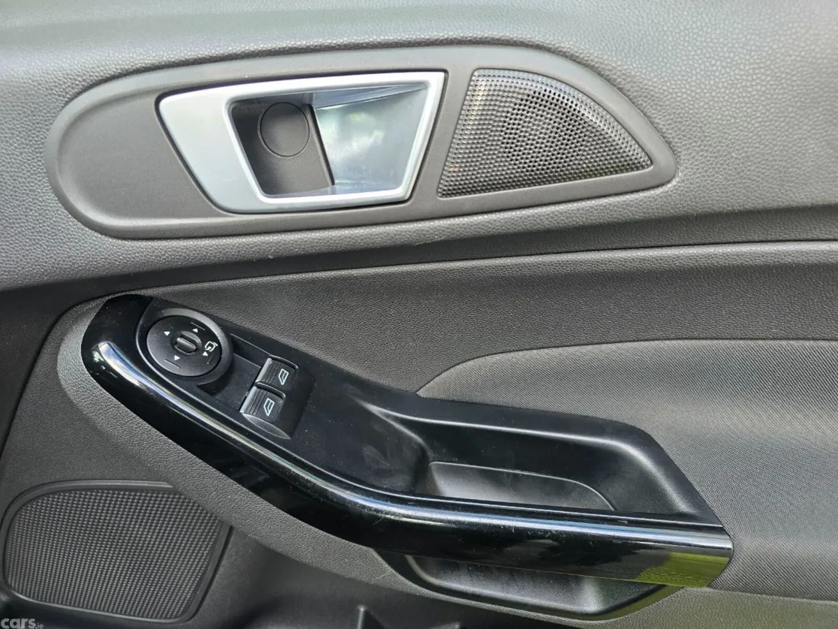 Ford Fiesta Hatchback, Petrol, 2015, Grey