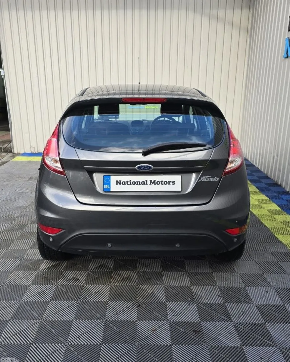 Ford Fiesta Hatchback, Petrol, 2015, Grey