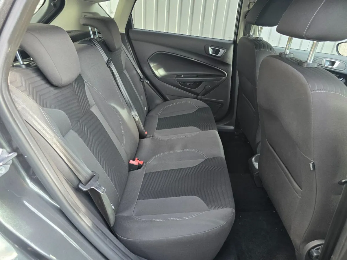 Ford Fiesta Hatchback, Petrol, 2015, Grey