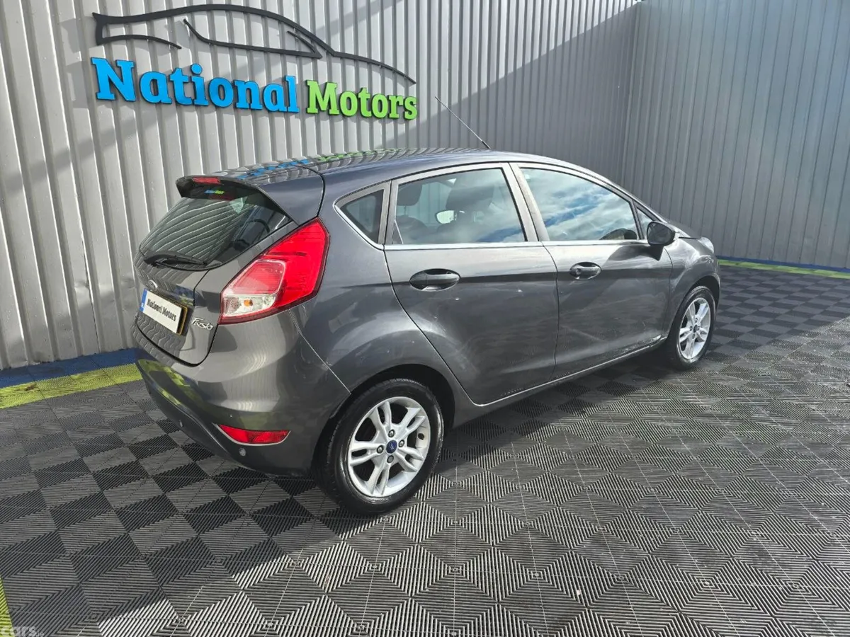 Ford Fiesta Hatchback, Petrol, 2015, Grey