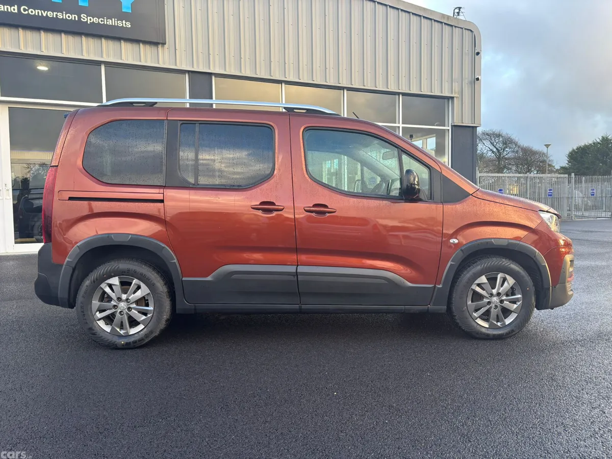 Peugeot Rifter MPV, Diesel, 2022, Orange