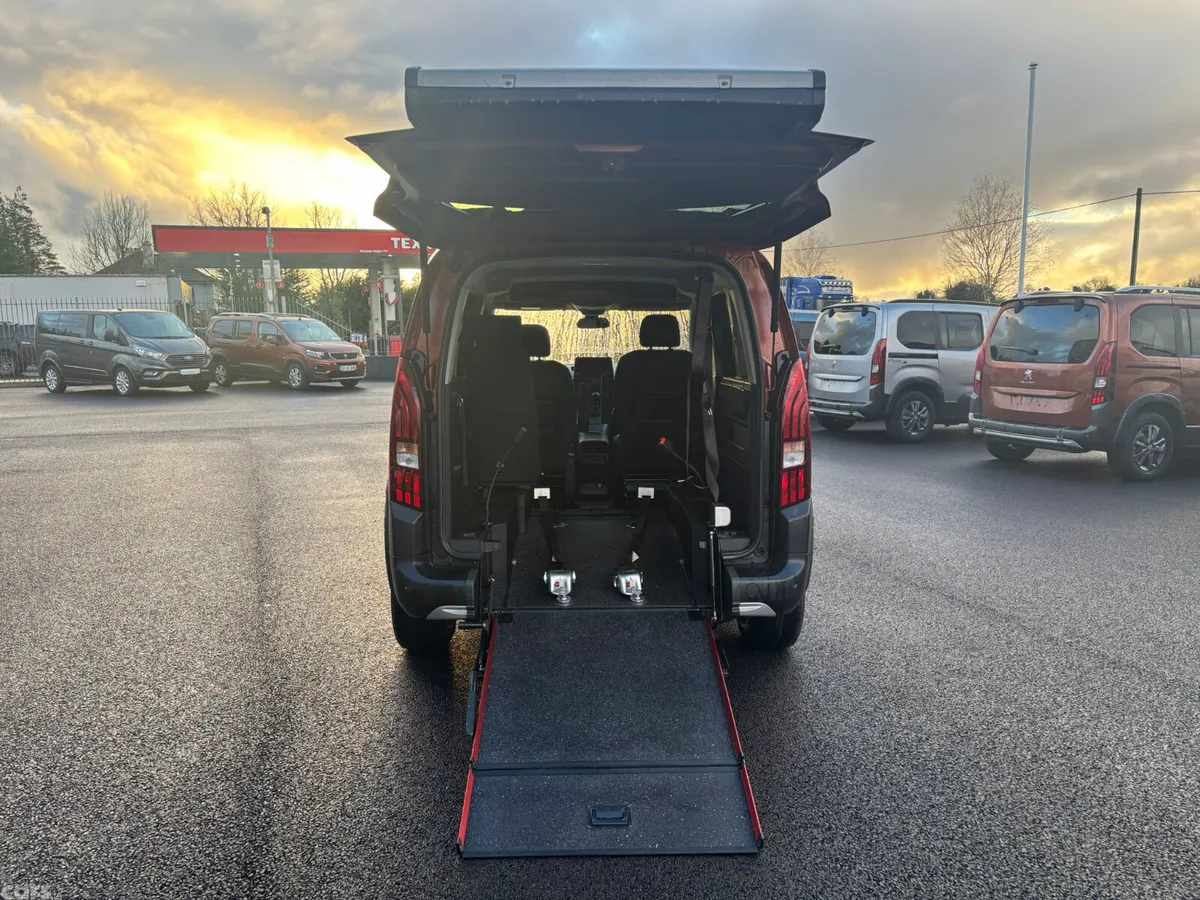 Peugeot Rifter MPV, Diesel, 2022, Orange