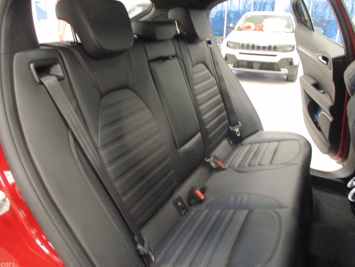 Alfa Romeo Stelvio Estate/Jeep, Diesel, 2023, Red