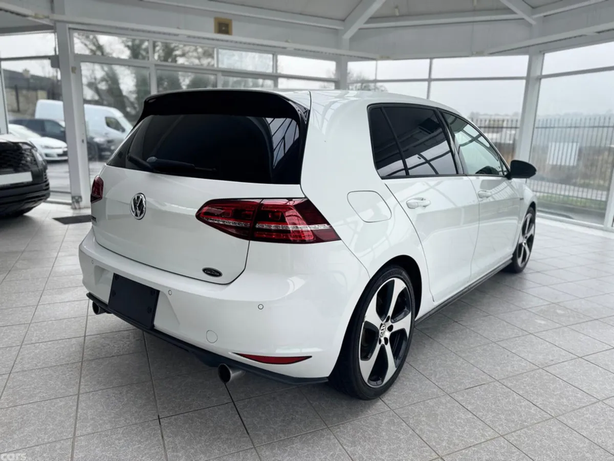 Volkswagen Golf Hatchback, Petrol, 2014, White