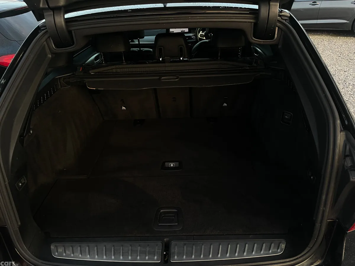BMW 5-Series Estate, Diesel, 2019, Black