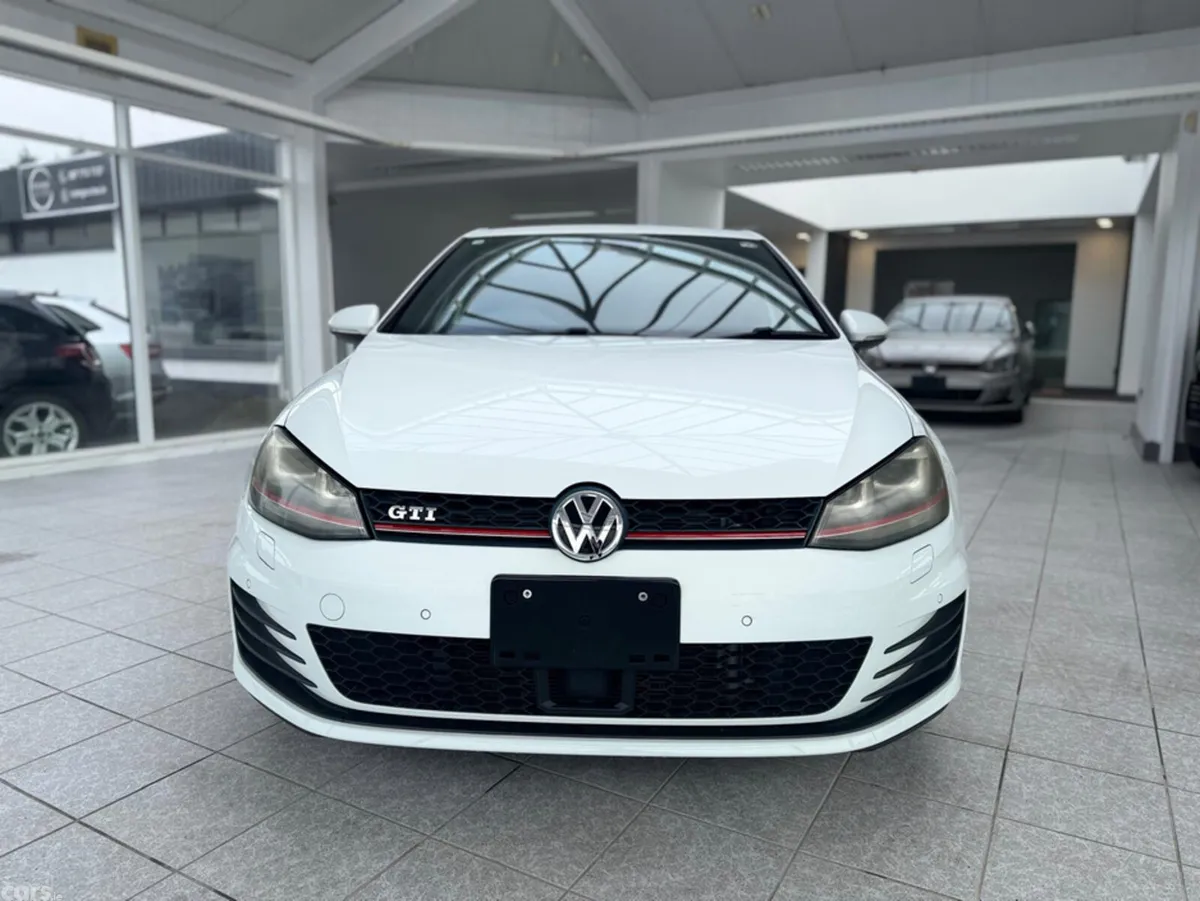 Volkswagen Golf Hatchback, Petrol, 2014, White