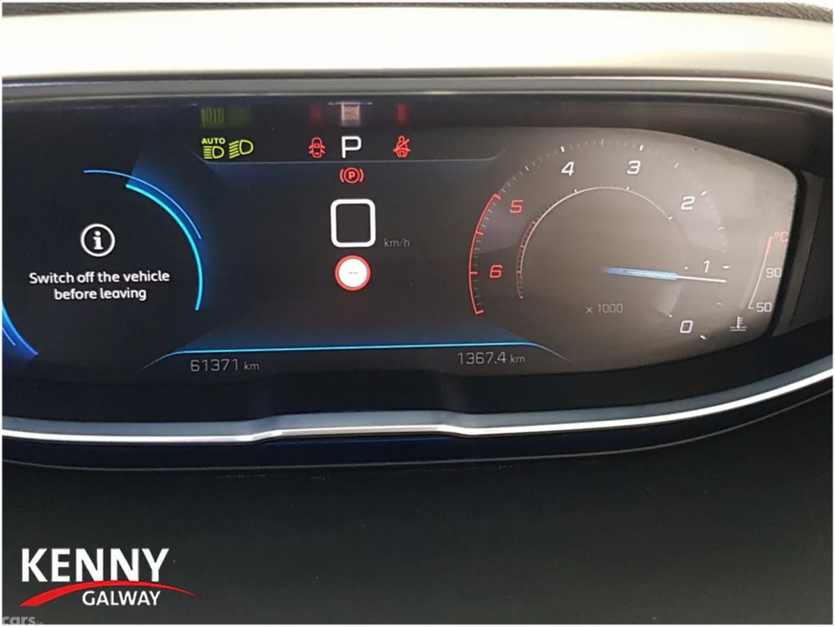 Peugeot 5008 MPV, Diesel, 2024, Grey