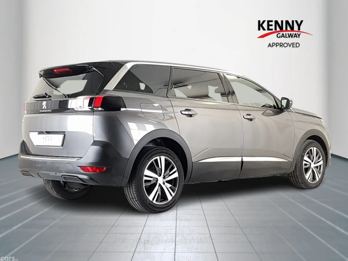 Peugeot 5008 MPV, Diesel, 2024, Grey