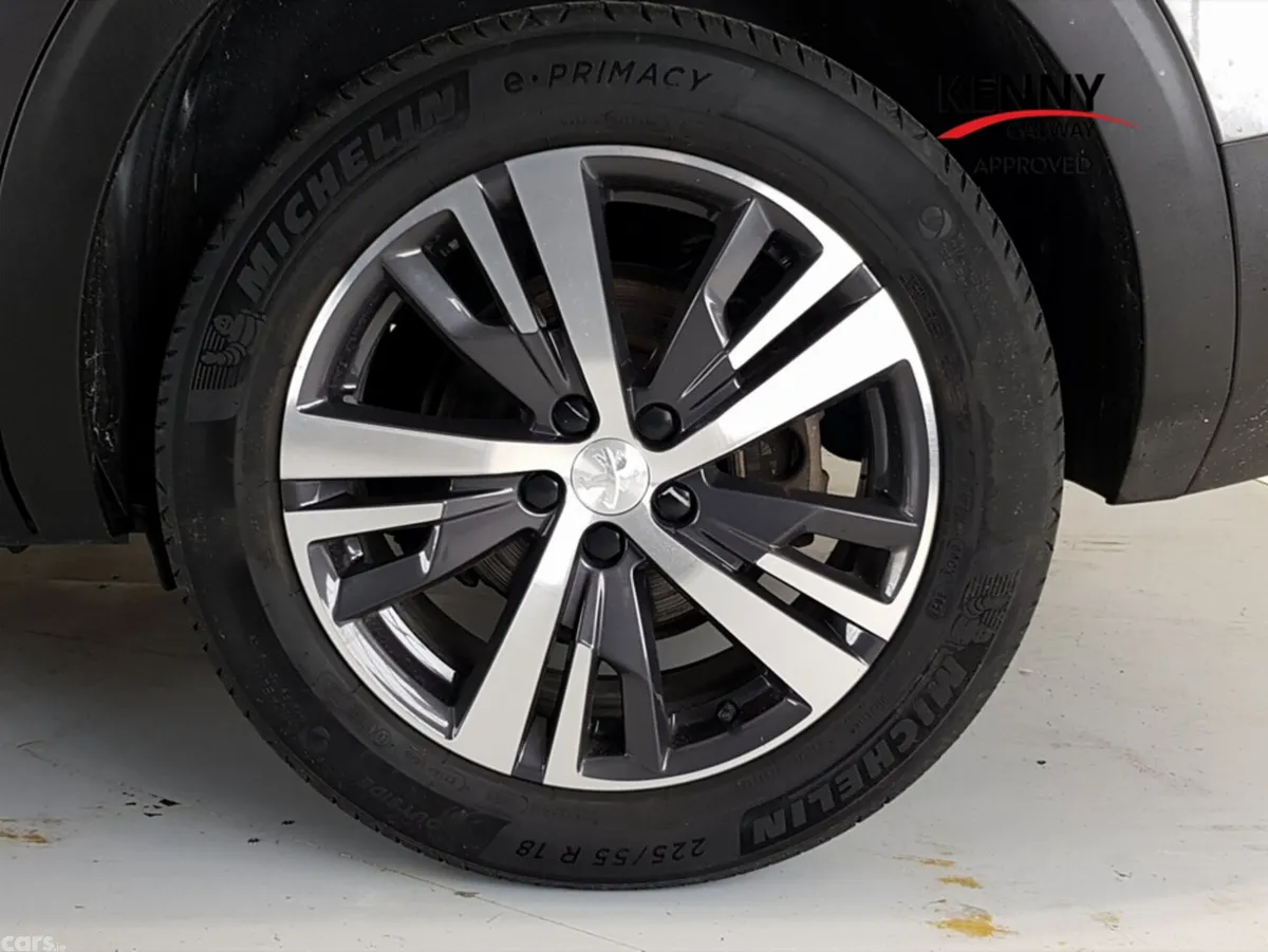 Peugeot 5008 MPV, Diesel, 2024, Grey