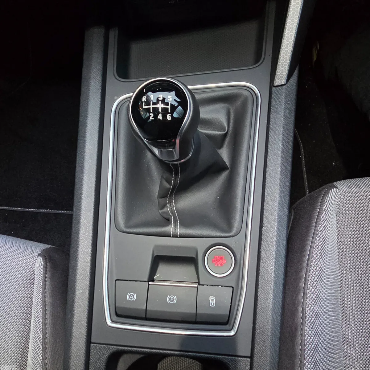 SEAT Leon Hatchback, Petrol, 2025, Grey