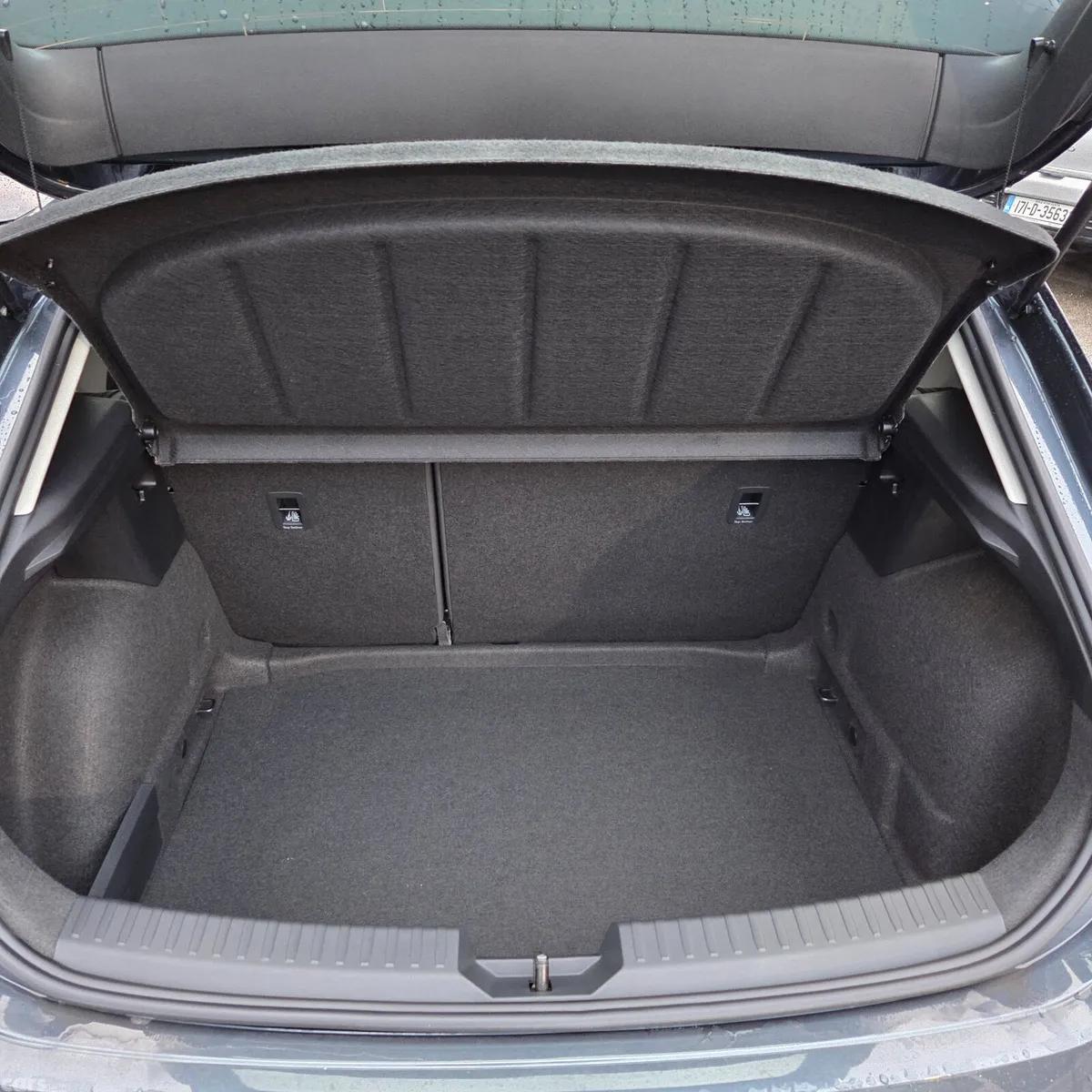 SEAT Leon Hatchback, Petrol, 2025, Grey