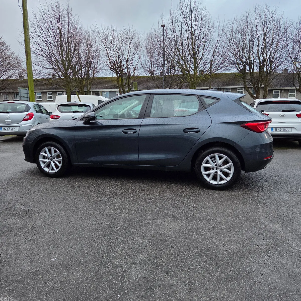 SEAT Leon Hatchback, Petrol, 2025, Grey