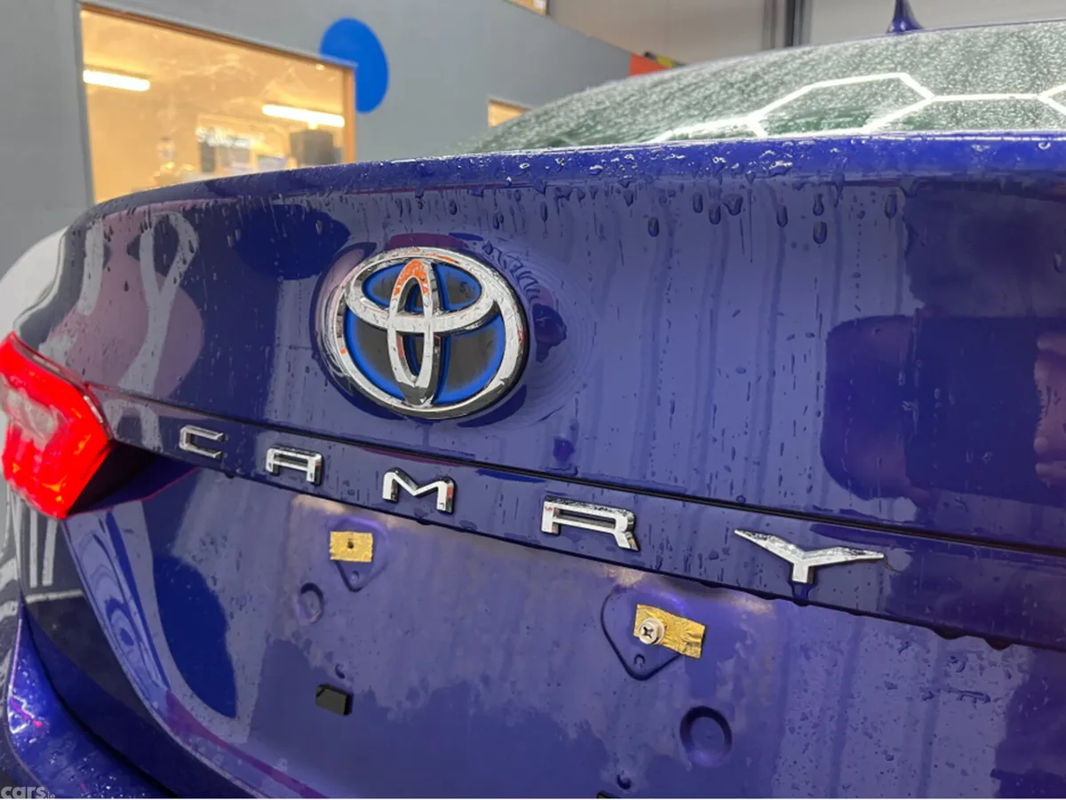 Toyota Camry Saloon, Petrol Hybrid, 2021, Blue