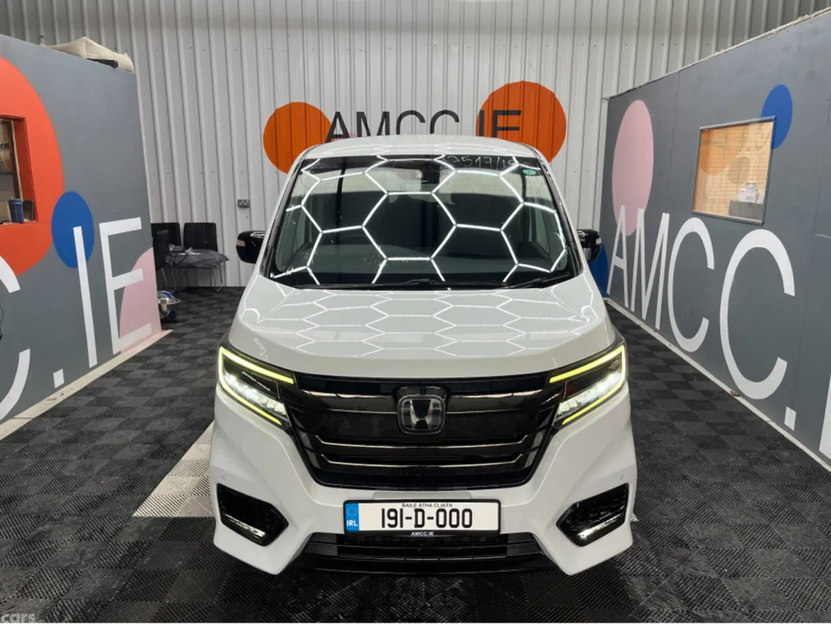Honda Stepwagon MPV, Petrol Hybrid, 2019, White