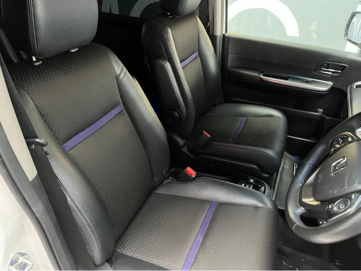 Honda Stepwagon MPV, Petrol Hybrid, 2019, White